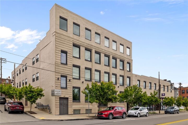 Property Photo:  4041 Liberty Ave 400  PA 15224 