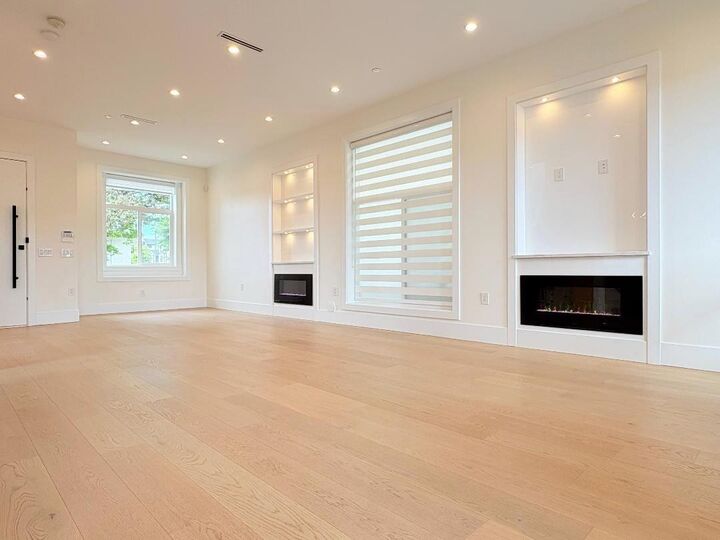 2026 E 32nd Avenue — photo 1