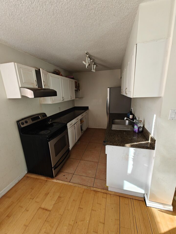 Property Photo: 5645 Barker Avenue 307 BC V5H 3Z5