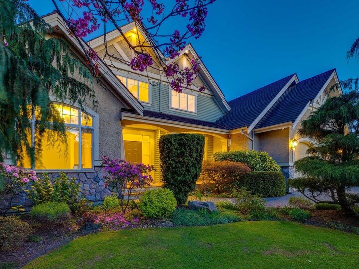 Property Photo: 15736 38A Avenue BC V3Z 0K8