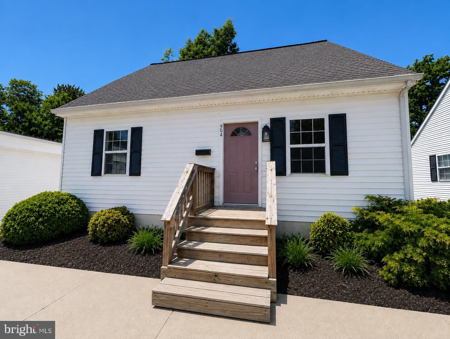 Property Photo:  904 Hanson Street  MD 21801 