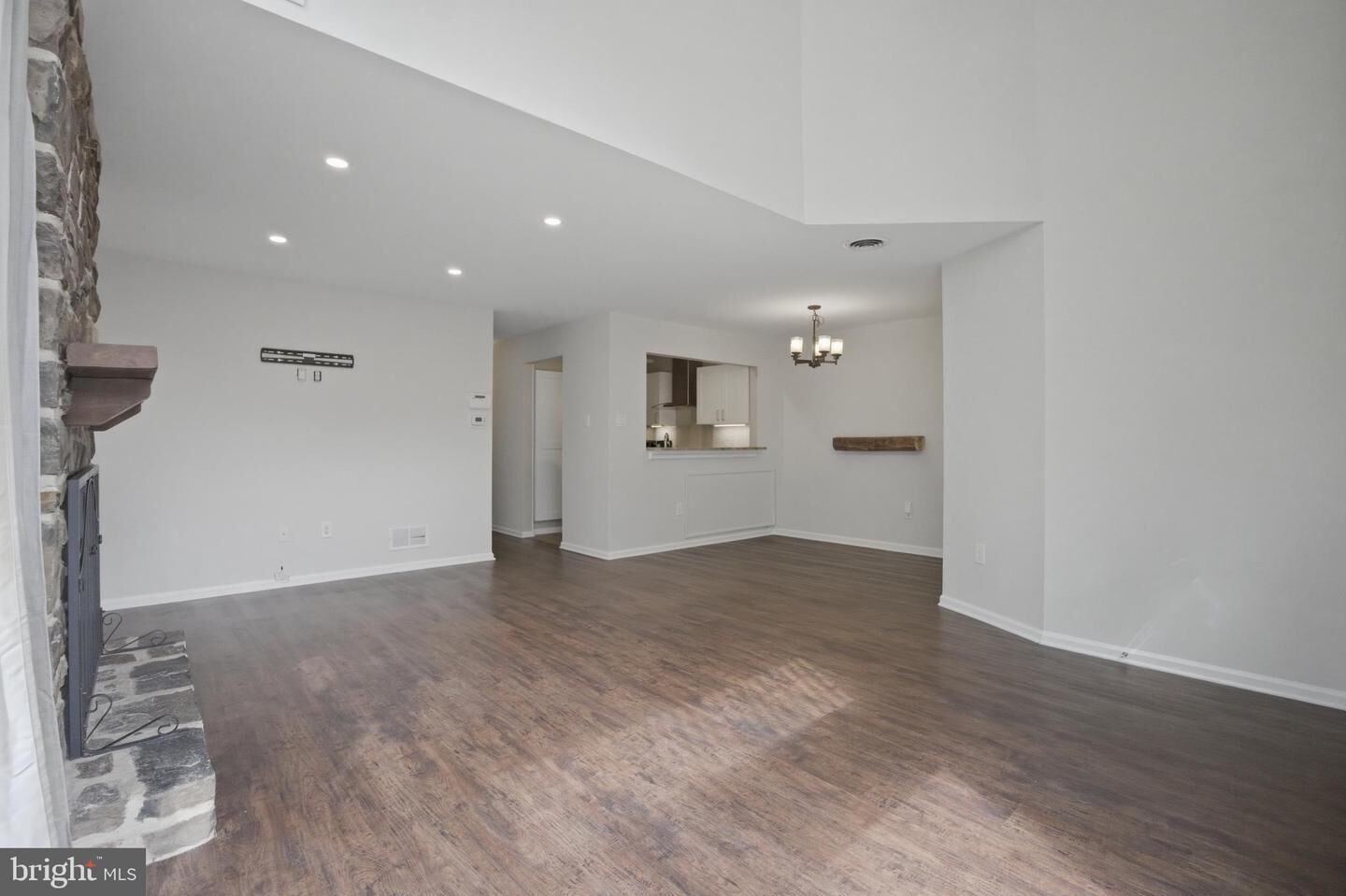 Property Photo:  31 Brookside Court  PA 19044 