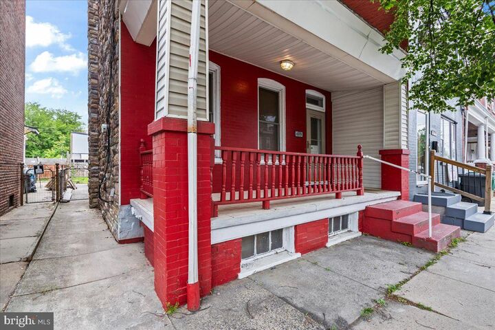 Property Photo: 609 E Chestnut Street PA 17603