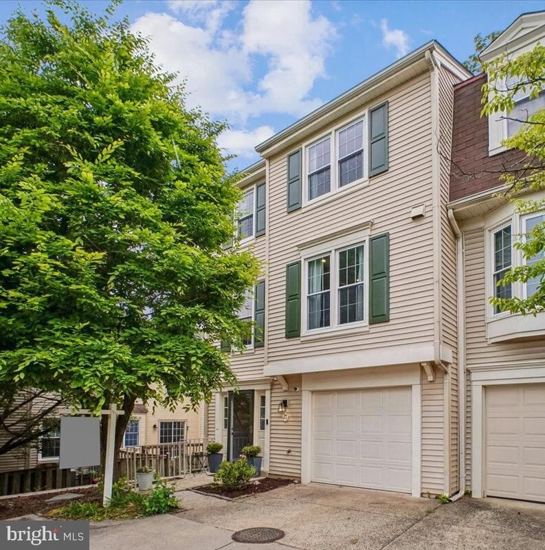 Property Photo:  27 S Floyd Street  VA 22304 