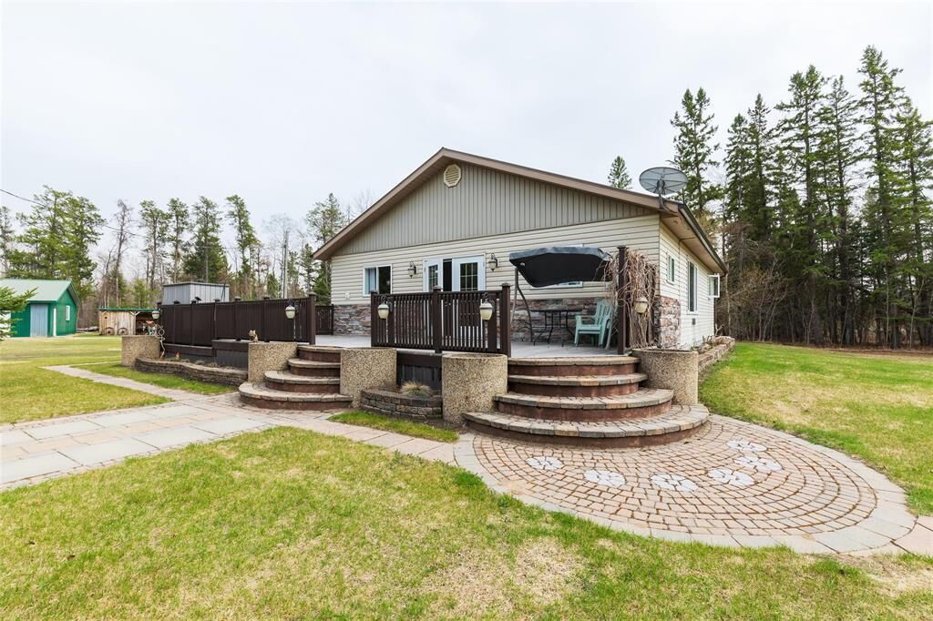 Property Photo:  18137 210 Highway  MB R0A 2N0 