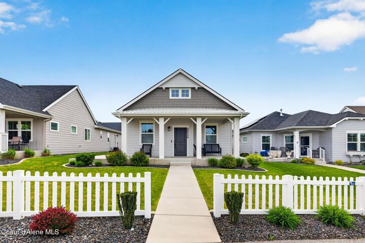 Property Photo:  22730 E Wellington Pkwy  WA 99019 