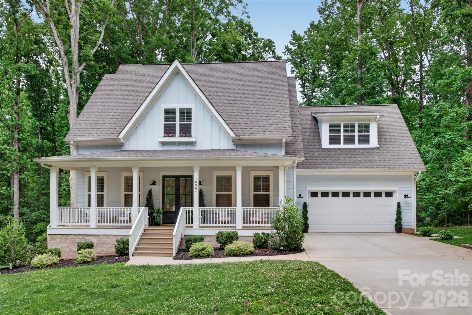 Property Photo: 10904 Leyton Place NC 28227