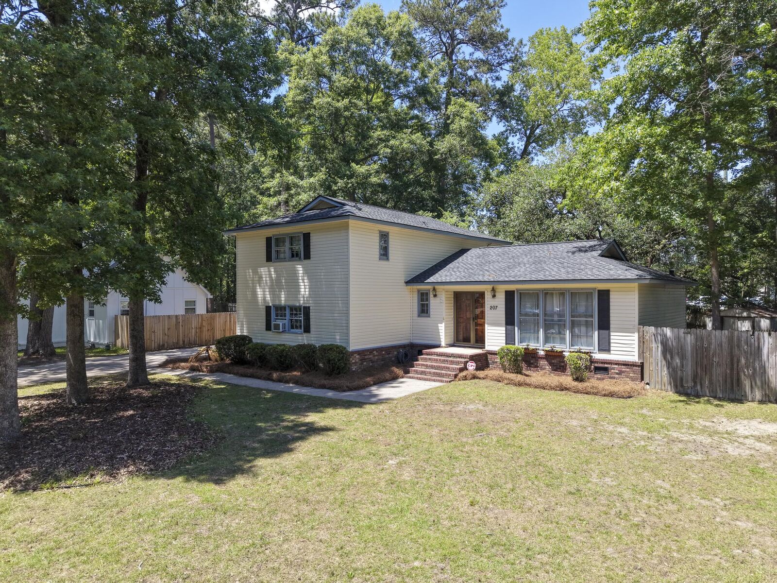 Property Photo:  207 Foxcroft Lane  SC 29485 