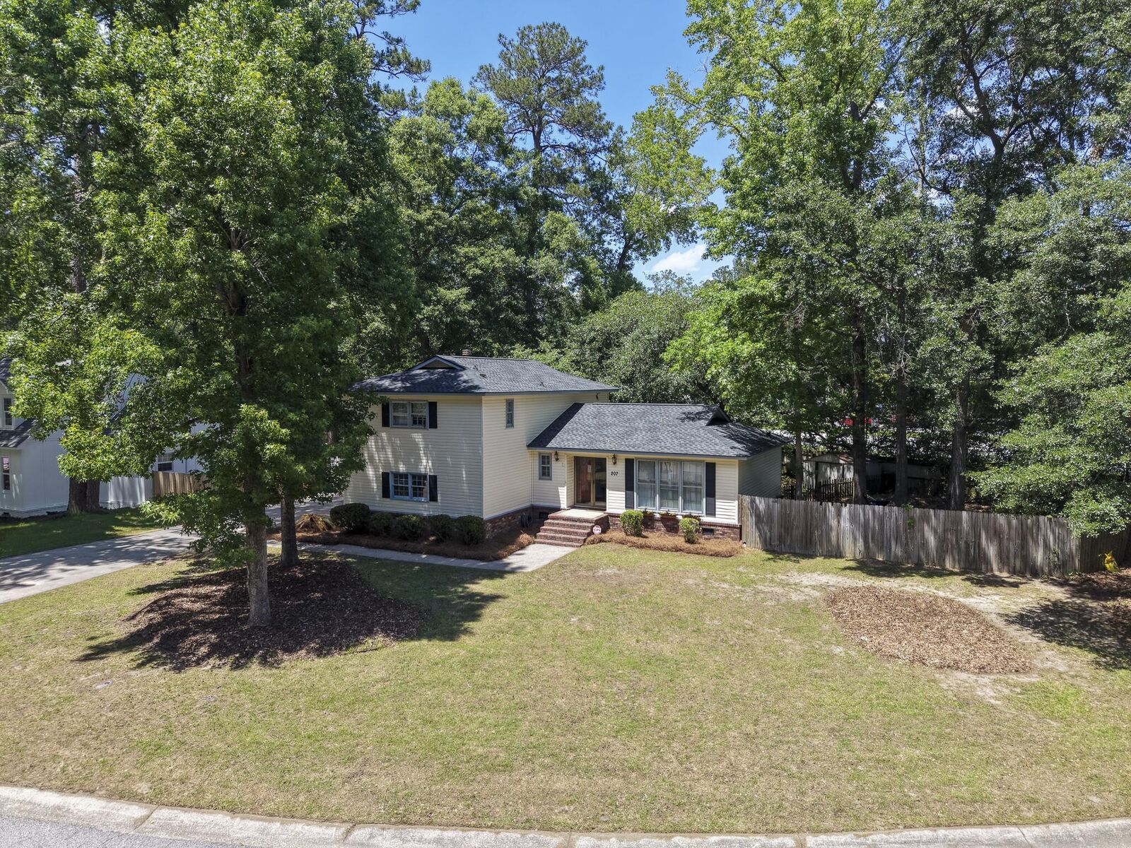 Property Photo:  207 Foxcroft Lane  SC 29485 