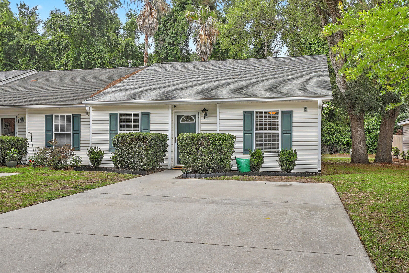 Property Photo:  1670 Dexter Lane  SC 29412 