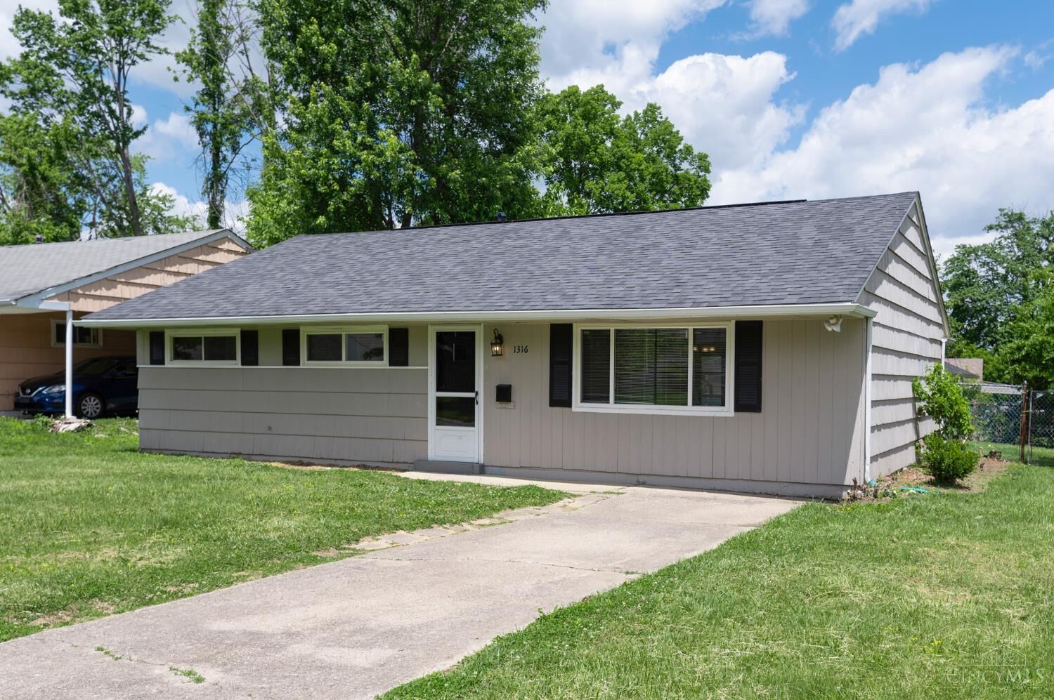 Property Photo:  1316 Landis Lane  OH 45231 