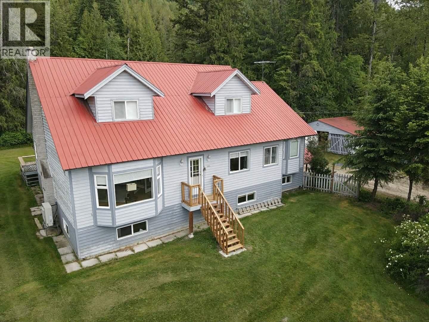 Property Photo: 561 Willow Street BC V0G 1J0