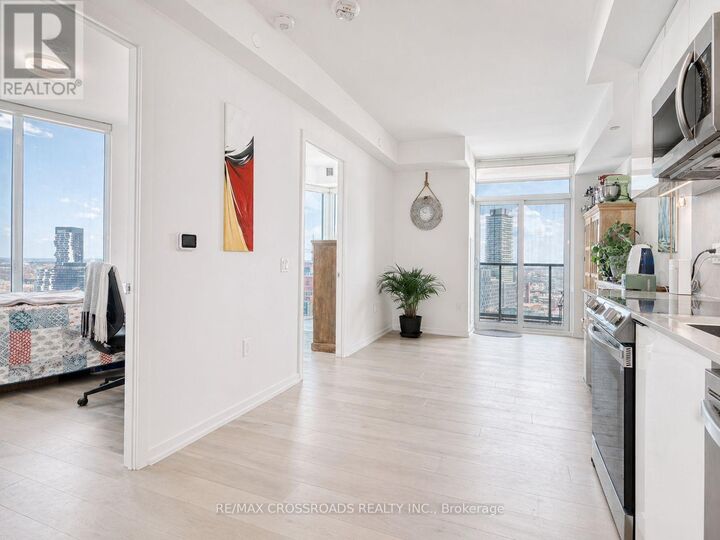 Property Photo:  48 Power Street 1702  ON M5A 0V2 