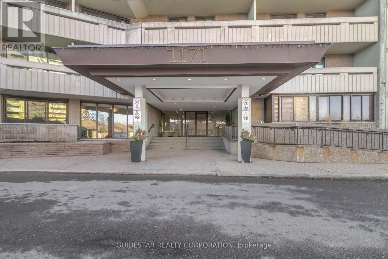 Property Photo:  1171 Ambleside Drive 1906  ON K2B 8E1 