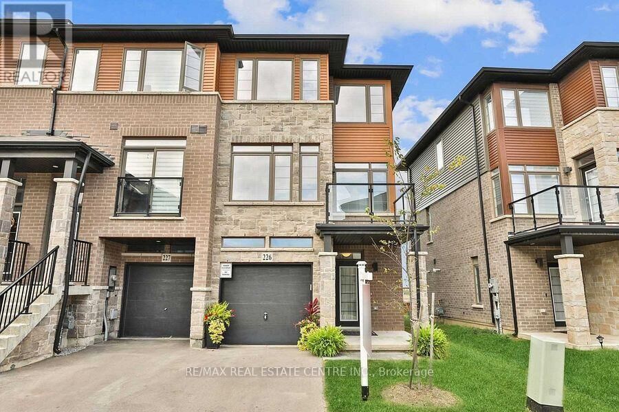 Property Photo:  30 Times Square Boulevard 226  ON L8J 0L6 