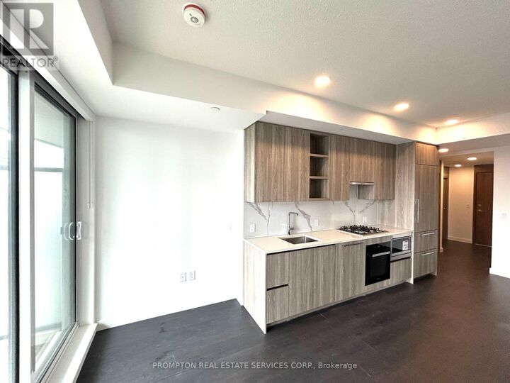 Property Photo:  68 Esther Shiner Boulevard 1015  ON M2K 0J6 