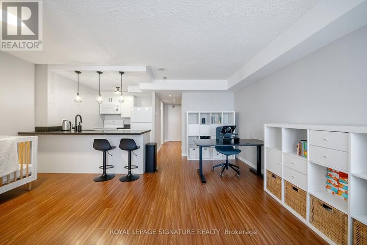 Property Photo:  117 Gerrard Street East 704  ON M5B 2L4 