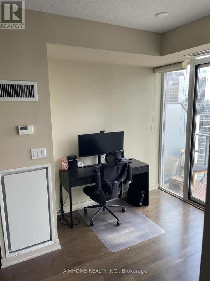 Property Photo:  126 Simcoe Street 2802  ON M5H 4E6 
