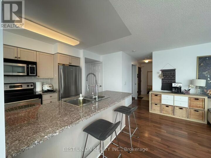 Property Photo:  30 Grand Trunk Crescent 3511  ON M5J 3A4 