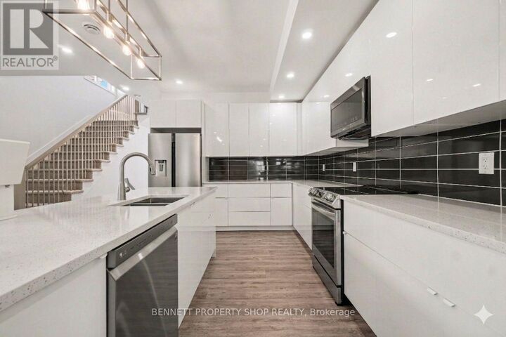 Property Photo:  1227 Ridgemont Avenue  ON K1V 6E6 