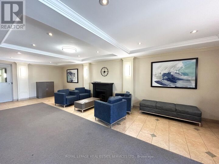 Property Photo:  10 Overlea Drive 1114  ON N2M 5B8 