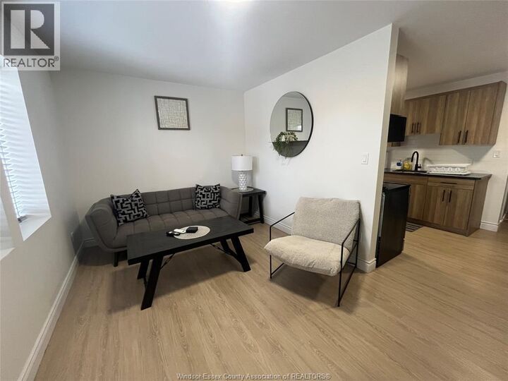 Property Photo:  808 Ottawa Street 2  ON N8X 2C6 