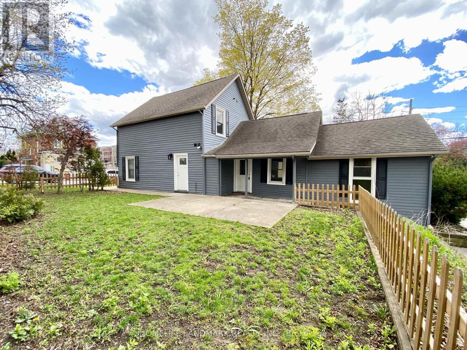 Property Photo:  41 Arnold Crescent #2 (Back)  ON L4C 3R6 