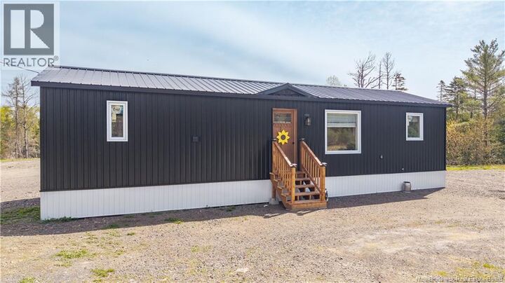 Property Photo:  86 Hayman Avenue  NB E3L 5E4 