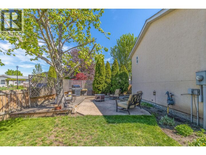 Property Photo:  7220 47 Street Northeast  BC V0E 1K0 