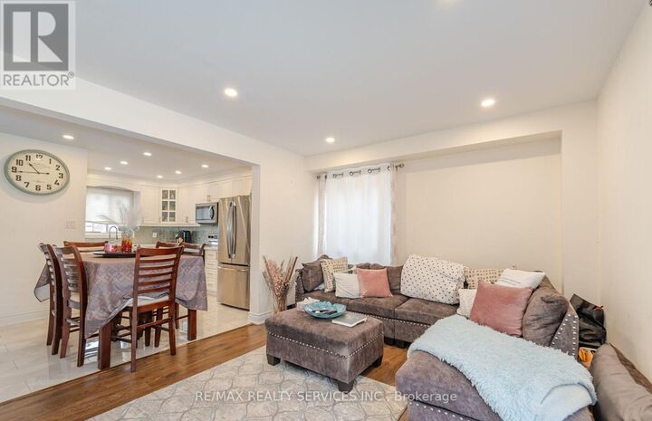 Property Photo:  9 Hawkins Court  ON L6S 2N7 