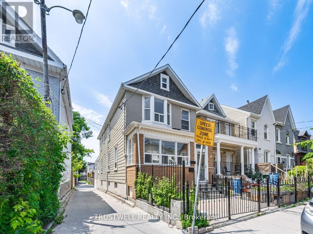 Property Photo:  90 Galt Avenue A  ON M4M 2Z3 