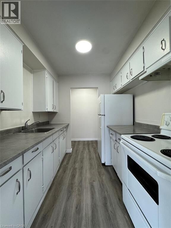 Property Photo:  232 Louisa Street 9A  ON N2H 5M7 