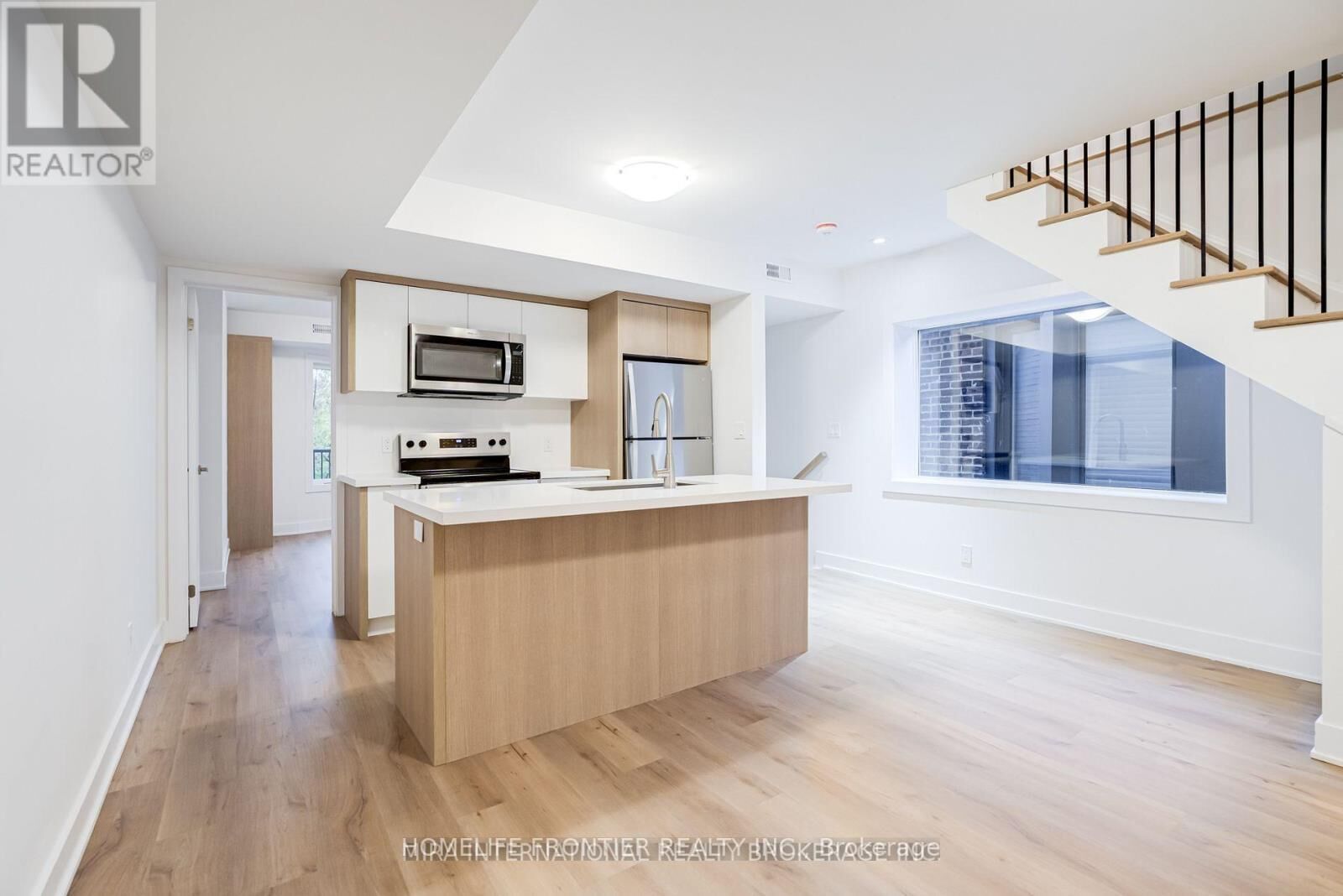 Property Photo:  231 Symington Avenue #3 (Upper)  ON M6P 3W5 
