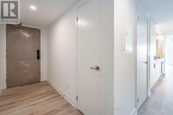 Property Photo:  370 Martha Street 309  ON L7R 0G9 