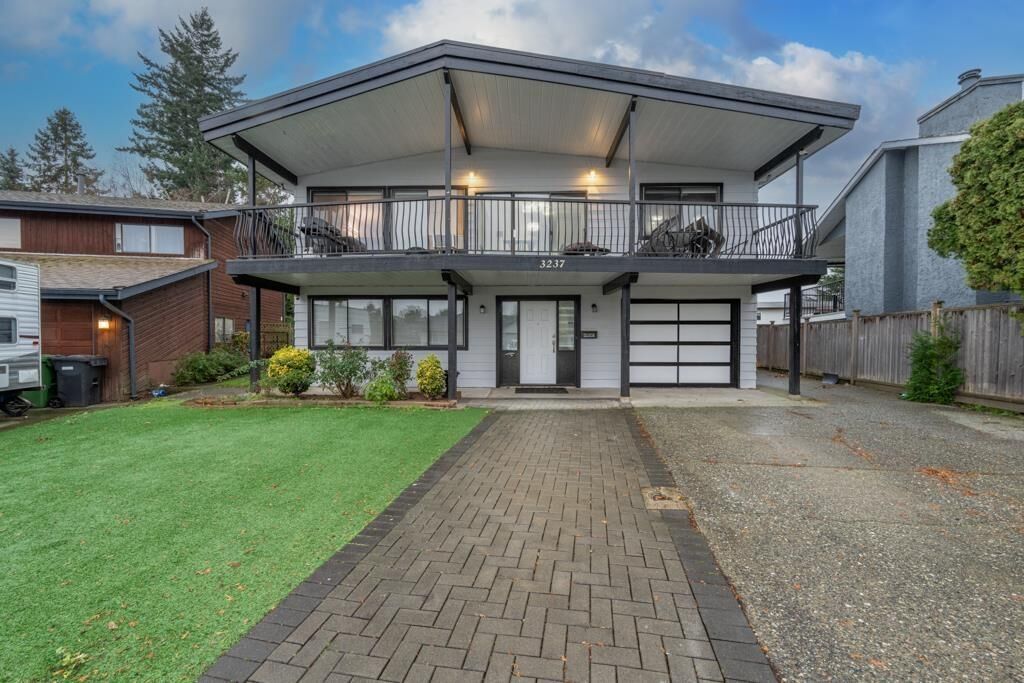 Property Photo: 3237 Atwater Crescent BC V2T 4L1