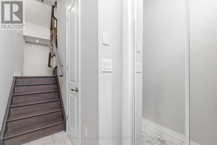 Property Photo:  279 Downsview Park Boulevard  ON M3K 0B6 