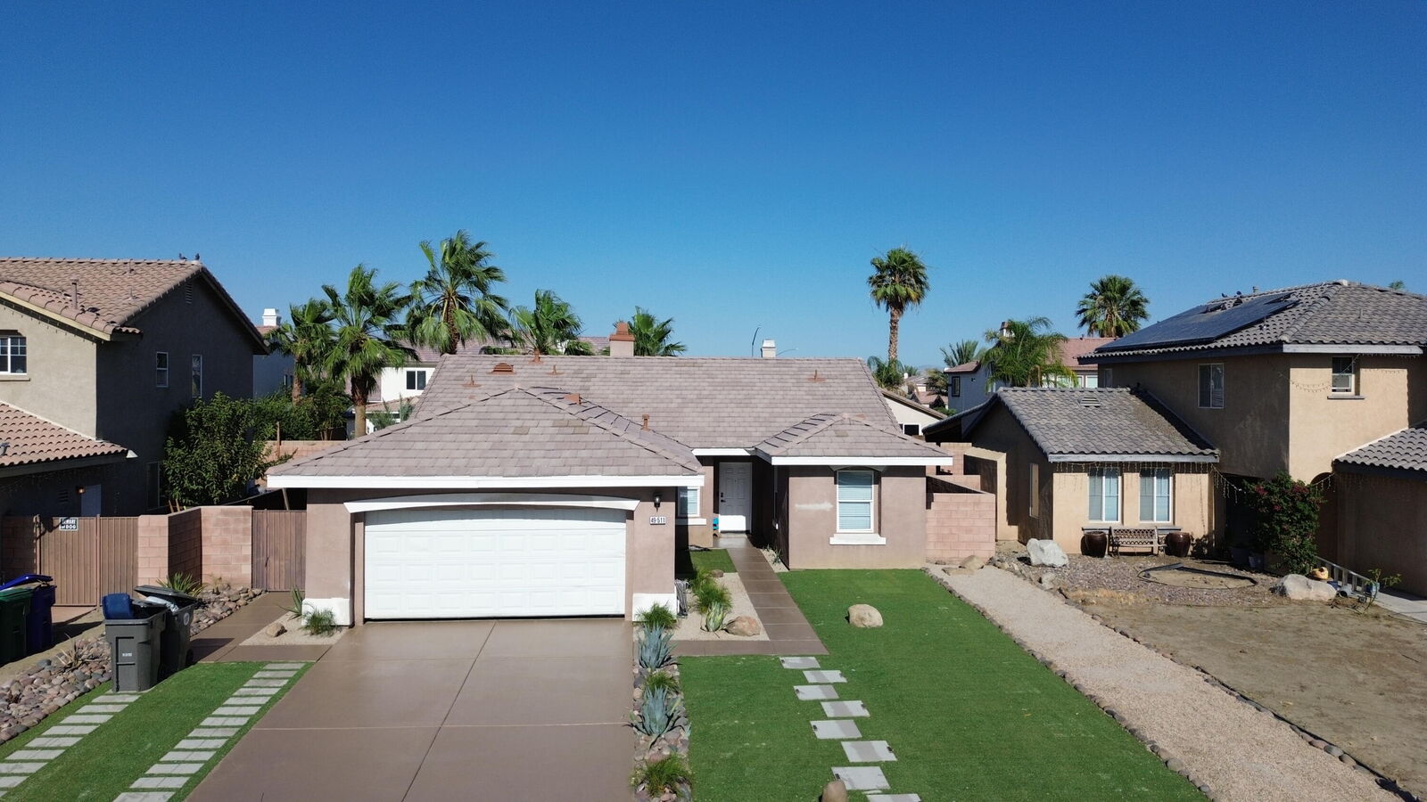 Property Photo: 49511 Cinnabar Lane CA 92236