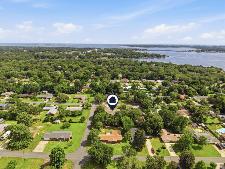 Property Photo:  25 Birch Avenue  FL 32579 
