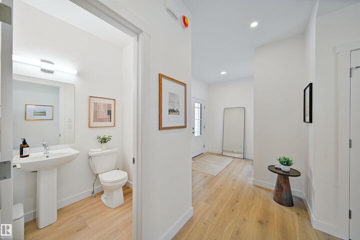 Property Photo:  5075 Cawsey Link SW  AB T6W 4M6 