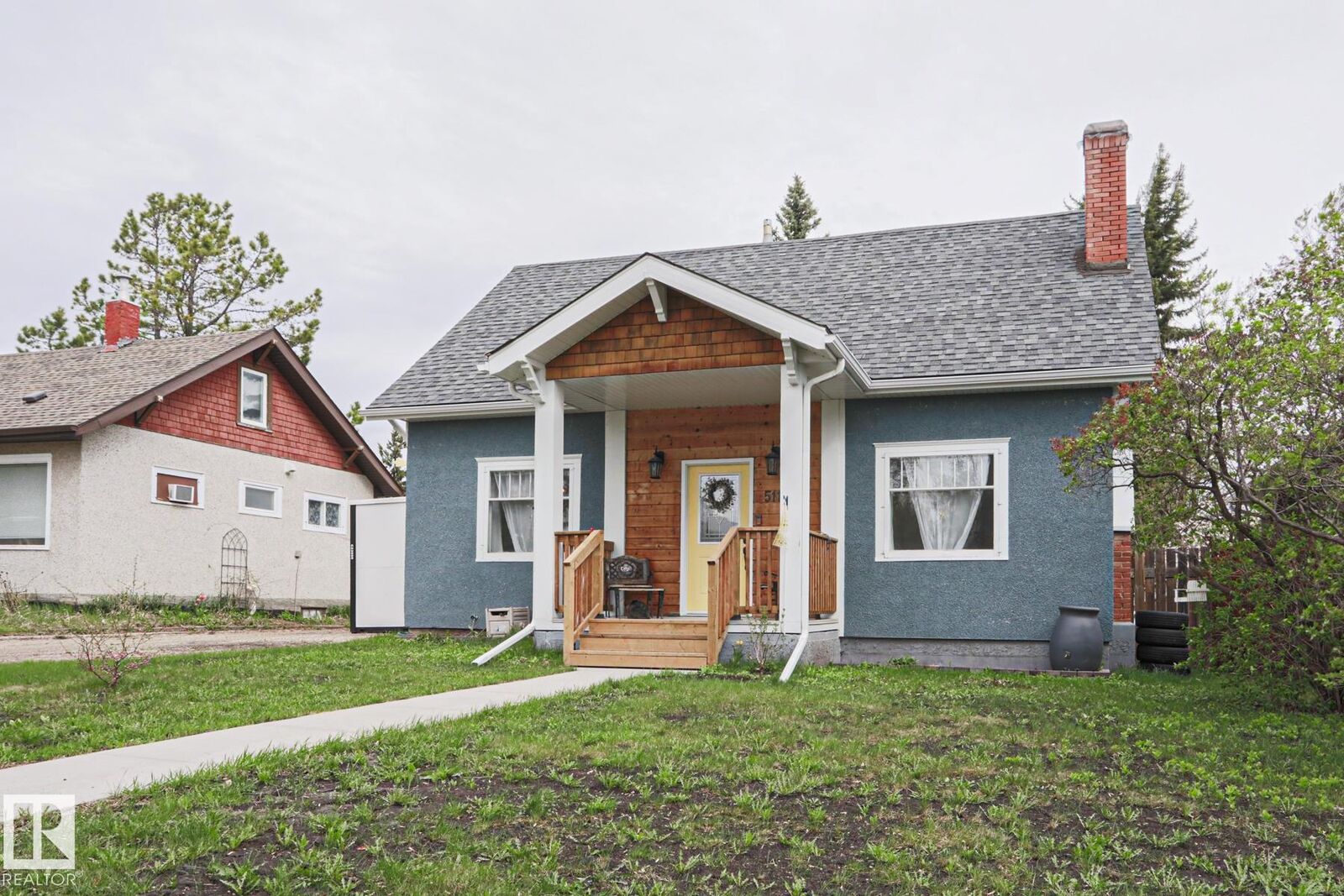 Property Photo:  5113 53 Avenue  AB T7Z 1B9 