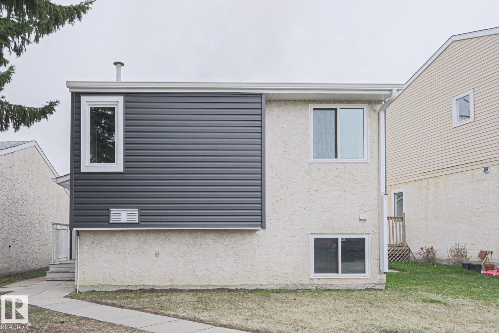 Property Photo:  35 Chungo Drive  AB T9G 1T6 