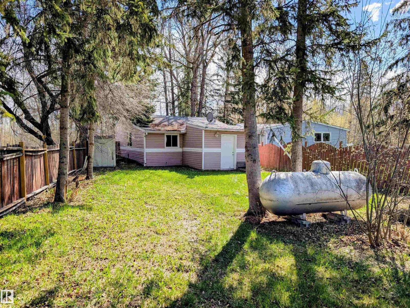Property Photo:  261 Rng Road 20  AB T7Z 2V2 