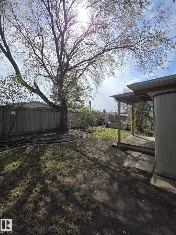 Property Photo:  16 South Ram Crescent  AB T9G 1V4 