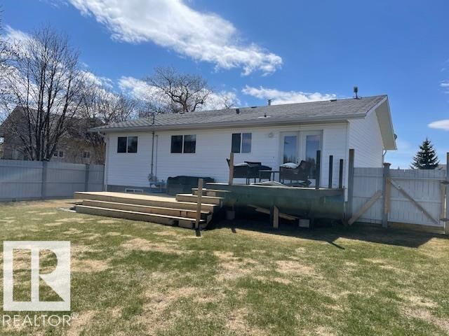 Property Photo: 5324 54 Avenue AB T0B 3H0
