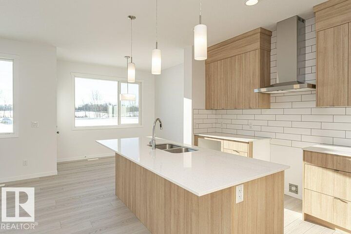 2312 160 Street SW — photo 1