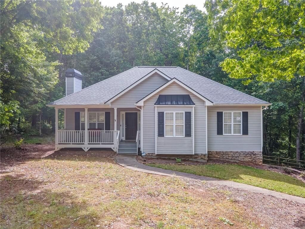 Property Photo: 647 Philadelphia Drive GA 30143