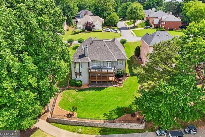 Property Photo: 6610 Bridlewood Way GA 30024