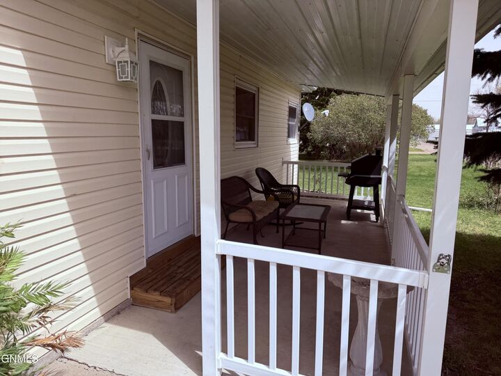 Property Photo:  224 1st Street W  ND 58530 