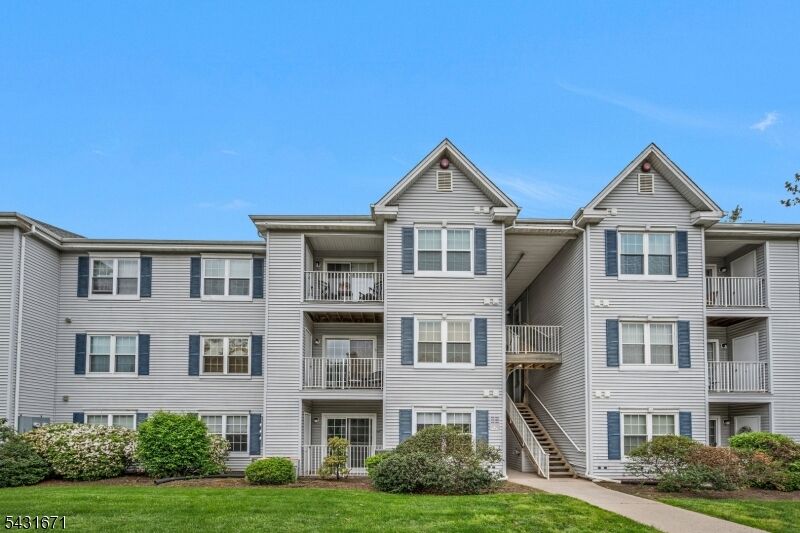 Property Photo:  213 Stratford Pl  NJ 08805 