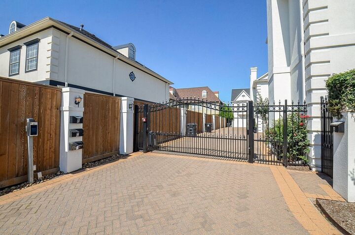 Property Photo:  1718 Nantucket Drive C  TX 77057 